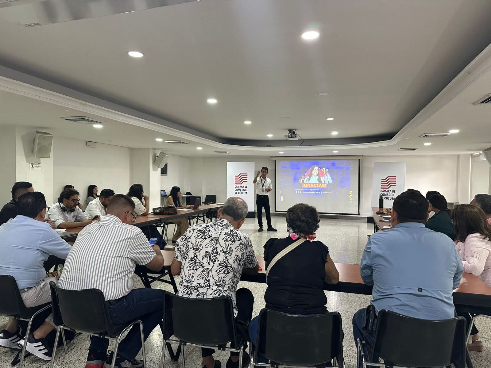 Socialización Territorios Clúster 2026